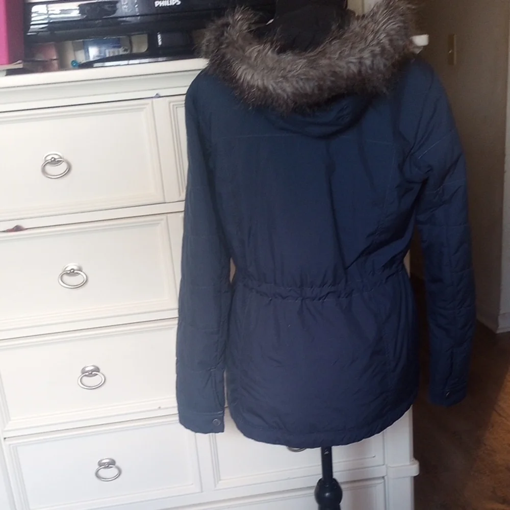 Columbia Blue Puffer Jacket with Fur-Trimmed Hood - Picture 4 of 8